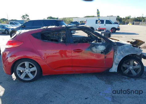 2014 Hyundai Veloster Base W/Gray z USA, uszkodzony, nr VIN KMHTC6AD5EU209299